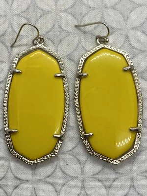 Pendientes colgantes vintage Kendra Scott Danielle llamativos tono oro amarillo Foto 1 de 4