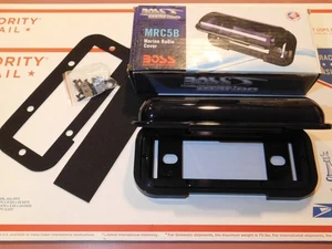 Universal Marine Waterproof Radio Cover BOSS AUDIO MRC5B New w/ Hardware QIK SHP - Foto 1 di 5