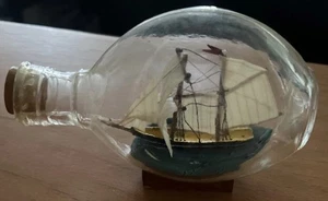 Diorama Brigantine Náutico Pequeño Envío en Botella Decoración De Colección 13 cm x 7. 5 cm en muy buen estado - Imagen 1 de 4