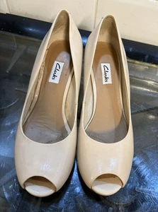 Clark's Women's Peep-Toe Shoes Size 4d Nude Beige Color Heel - Picture 1 of 9