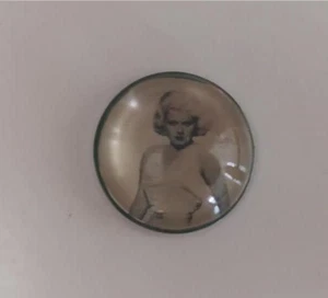 JEAN HARLOW VINTAGE FOTO KLEINER GLAS BRIEFBESCHWERER S/W BILD FILZBODEN 1,5" - Bild 1 von 4