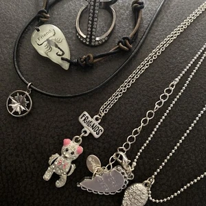 Modeschmuck Silber Konvolut 6 Teile Bärenfreunde Kette Engelsflügel Halsband - Bild 1 von 7
