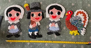Vintage Melted Popcorn Plastic Bear Thanksgiving Turkey Pilgrims Wall Window - Picture 1 of 10