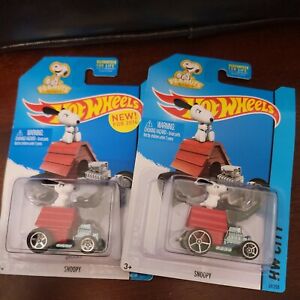 2 Hot Wheels  Snoopy Vehicle Lot Diecast 1:64