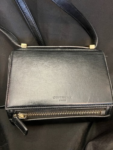 GIVENCHY mini vaso Pandora in pelle nera con cinturino in pelle borsa a tracolla