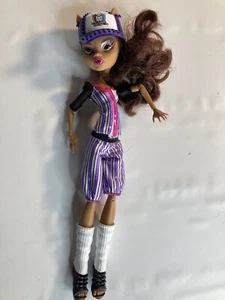 Monster High Clawdeen Wolf Ghoul Sports Physical Deaducation Baseball Puppe G1 - Bild 1 von 2