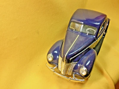 Universal Hobbies 1940 Diecast BlueFord Deluxer Coupe - Image 1 of 2