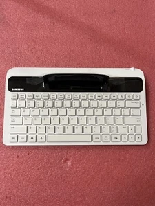 ECR-K10AWE SAMSUNG FULL SIZE KEYBOARD DOCK - Picture 1 of 3