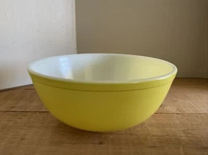 Pyrex #404 gelb verschachtelte Rührschüssel 4 Quart Vintage Primärfarbe groß - Bild 1 von 3