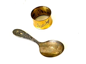ANILLO DE COLECCIÓN CON CUCHARA PLATEADA PARA BEBÉ REGISTRO DE NACIMIENTO Y SERVILLETA/BIB - Imagen 1 de 7