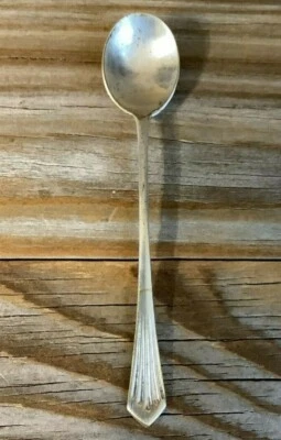 CUCHARA DE SAL ANTIGUA TEMPRANA - PLACA DE PLATA - sin marca - DISEÑO ESTRIADO - 3 7/8" Foto 1 de 4