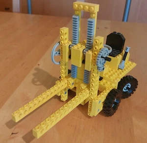 Lego Technic Gabelstapler 850 von 1977 - Bild 1 von 6