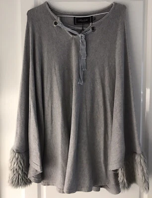 Gilet cape gris clair bas manches fausse fourrure ALMATRICHI unique - Photo 1/4