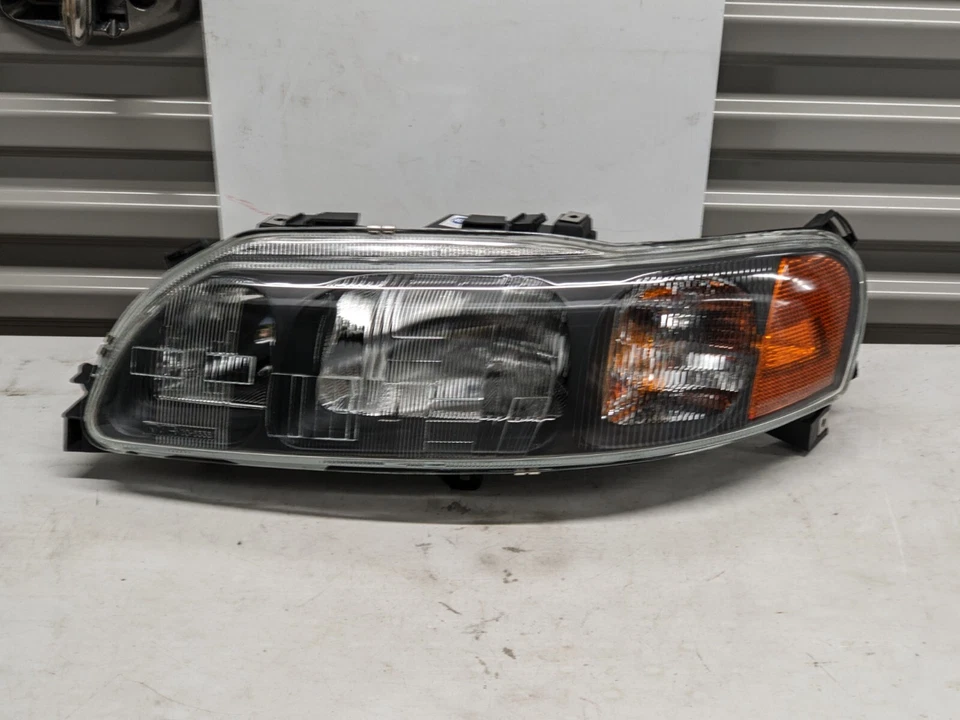 TYC 20-6558-00 LH Headlight Assembly for 01-04 Volvo S60 NEW — 第 1/4 张图片