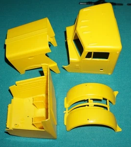Peterbilt 359 Conventional Monogram 1/16 Kit #2500 Cab Fenders Hood Interior. - Picture 1 of 2