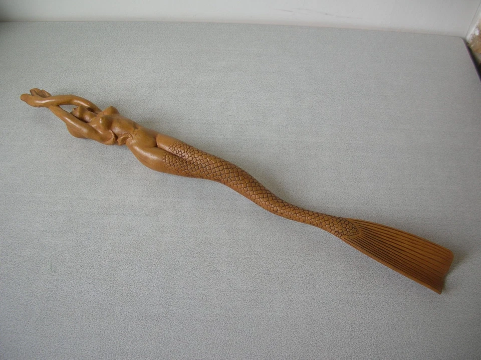 Ancien chausse pied femme nue sirène en plastique Made in  France 51 cm - Photo 1/4