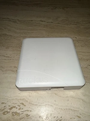 Ruckus ZoneFlex R500 Indoor PoE 802.11ac 2x2:2 Wi-Fi Wireless Access Point - Image 1 of 4