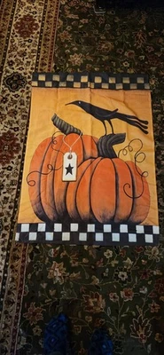 Bandera grande primitiva de caída de calabaza y cuervo Foto 1 de 4