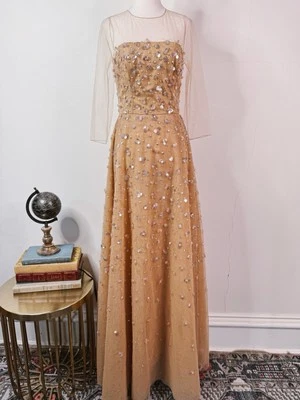 Vestido Carolina Herrera Lentejuelas Tul Desnudo Nuevo con Etiquetas Ilusión Talla 0 Aplique Floral Seda Foto 1 de 4