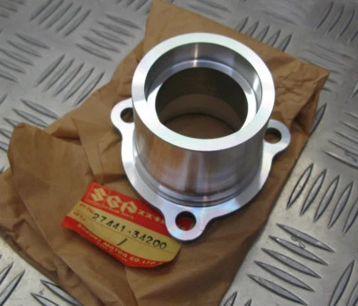 SUZUKI GS650G / GS650GT 1981-1983, NEW OEM HOUSING DRIVE BEVEL GEAR, 27441-34200 - Image 1 of 4