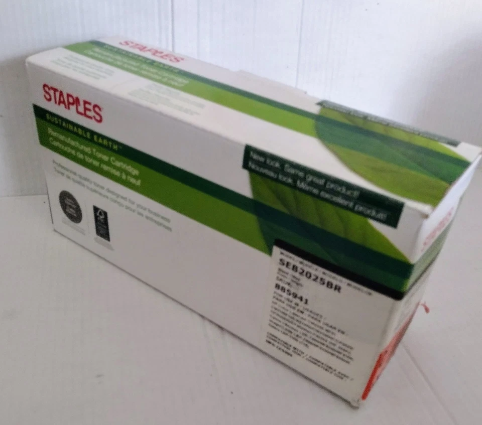Cartucho de toner a laser Staples Sustainable Earth SEB2025BR 885941 preto HP CC530A - Imagem 1 de 3