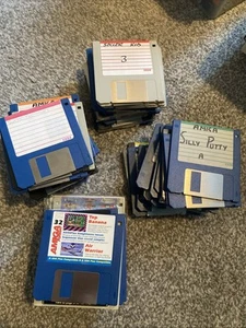 80x Vintage Amiga Floppy Disks Blank & Game/Software Backups  Untested - Afbeelding 1 van 24