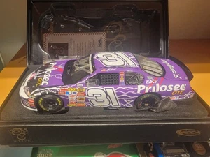 2007 AUTOGRAPHED Jeff Burton #31 Prilosec/Texas Win 1:24 ELITE #13/504 - Picture 1 of 8
