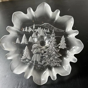 Mikasa Christmas Scene Footed Crystal Candy Dish Frosted Edge - Picture 1 of 12