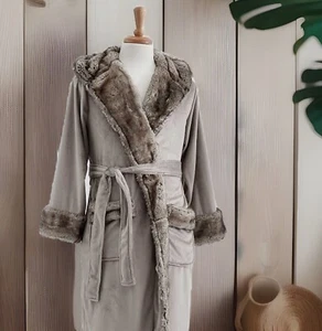 POTTERY BARN Robe Womens Medium Brown Gray Ombre Plush Faux Fur Hooded & Belted - Picture 1 of 13