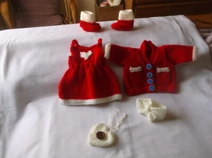 Hand Knitted RED AND WHITE Dolls Clothes Set To Fit 15/18 INCH DOLL NEW - Picture 1 of 2