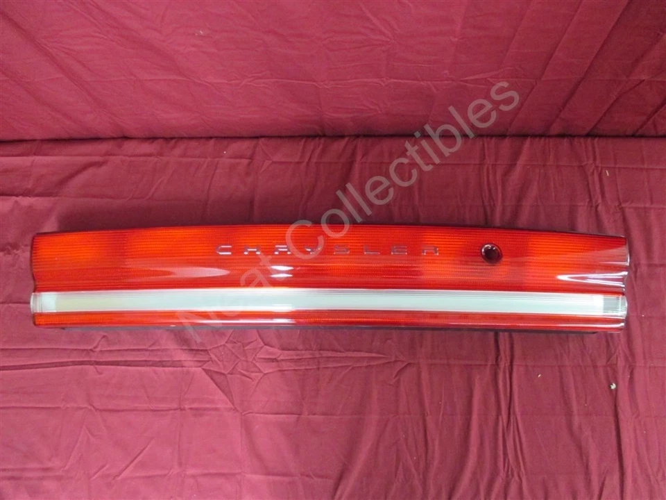 Painel refletor traseiro traseiro Chrysler Concorde Decklid fabricante de equipamento original 1993 - 1997 - Imagem 1 de 4