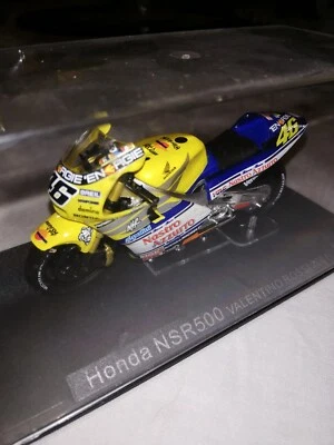 Honda NSR 500 Nastro Azzurro V.Rossi #46  2001 scala 1/24 Italeri Fabbri - Immagine 1 di 2