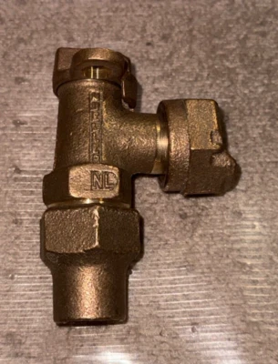 Mueller 5/8" x 3/4 pulgadas CTS Pack Junta x Medidor Latón Angular Medidor Tope Foto 1 de 3