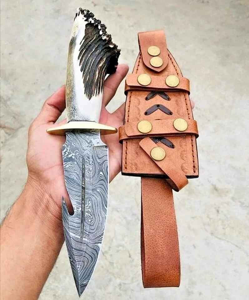CUCHILLO DE CAZA DE ACERO DAMASCO HECHO A MANO PERSONALIZADO 12" MANGO DE CIERVO CON FUNDA DE CUERO Foto 1 de 1