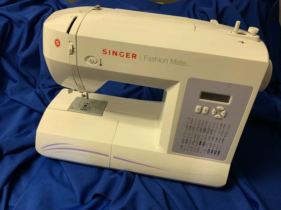 Singer Sewing Machine 6160 60-Stitch Computerized - Image 1 of 4