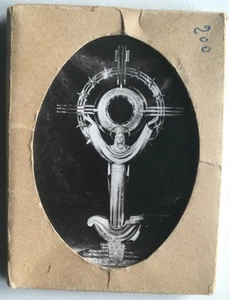 NOTRE DAME PARIS SOUVENIR PHOTOS IN CARD WALLET / VINTAGE / xv - Picture 1 of 1