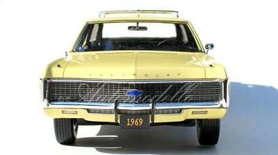 Automodello 1969 Chevrolet Kingswood Estate Wagon 1:24 Yellow COA LE Final Stock - Image 1 of 4
