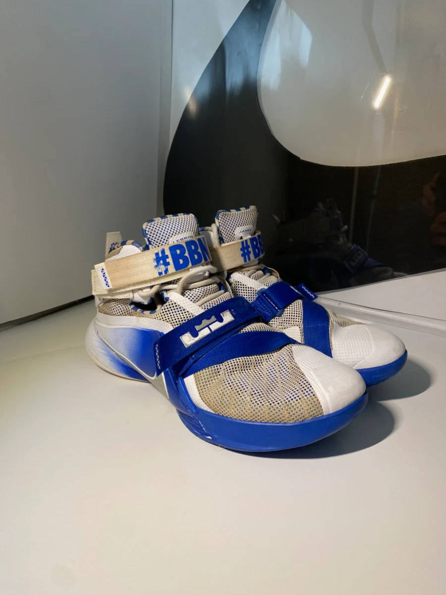 NIKE ナイキ　レブロン　LEBRON 9 KENTUCKY Nike LeBron 9 