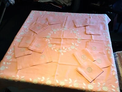 Nappe en lin vieux rose + 14 serviettes, broderies et applications ... - Photo 1/4