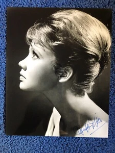 Foto autografiada de la actriz de cine Hayley Mills en blanco y negro - Imagen 1 de 1