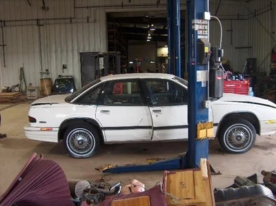 Passenger Right Rear Window Regulator Manual Fits 91-93 REGAL 42282 - Image 1 of 4