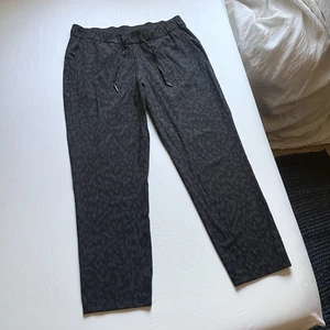 LULULEMON ATHLETICA dark grey black camo leopard print cropped athletic pants - Picture 1 of 7