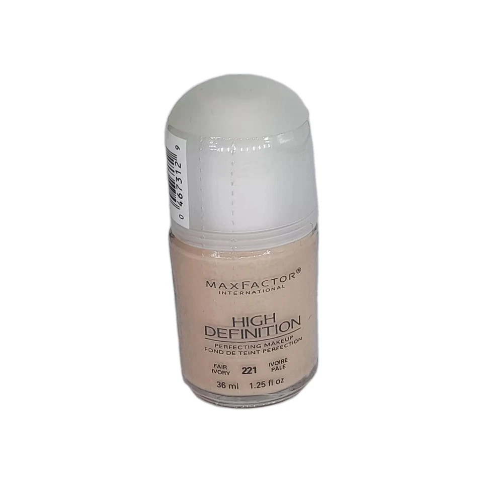 Max Factor High Definition Perfecting Makeup 1.25 oz #221 Fair Ivory - Image 1 of 1