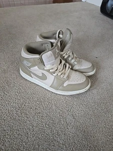 Talla 7.5 - Jordan 1 Mid Tan - Hf4830-203 - Imagen 1 de 9