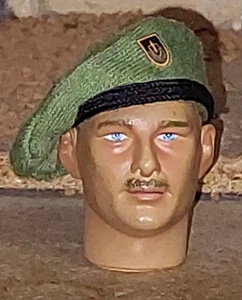 Boina de tela verde Ultimate Soldier 1/6 con emblema suelto - Imagen 1 de 1