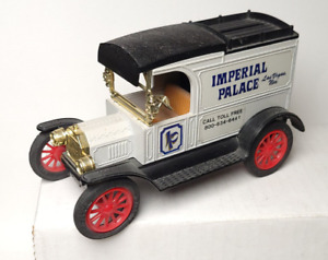 Ertl 1913 Ford Model T bank Imperial Palace 1/25