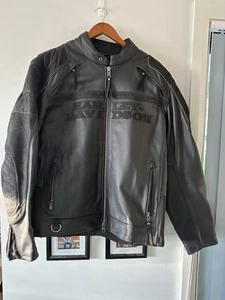 Harley-Davidson Men’s Leather Riding Jacket Size XL Never Worn Genuine - Picture 1 of 15
