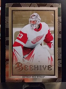 2024-25 Upper Deck Extended Series Sebastian Cossa Gold Beehive #BH-15 - Picture 1 of 2