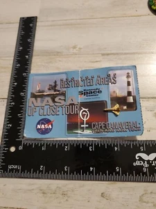 Pin pequeño del transbordador espacial Kennedy del centro espacial de la NASA qn - Imagen 1 de 3