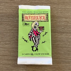 BEETLEJUICE Trading Cards Sealed Pack with 5 Cards+ 1 Glow Sticker Dart 1990